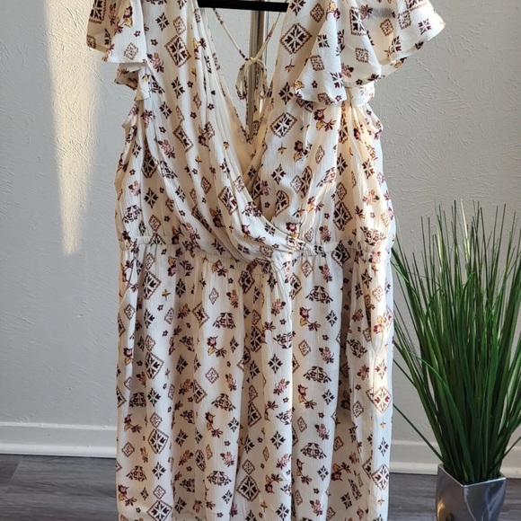 Torrid Cream Floral Mini Dress - Picture 4 of 8